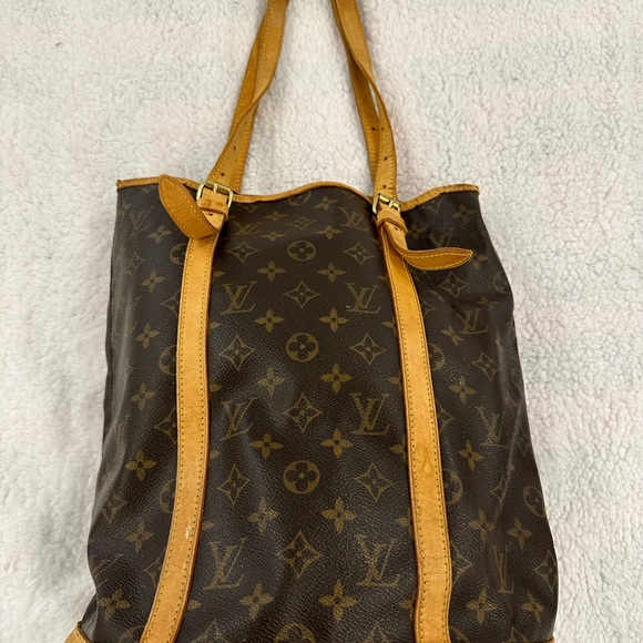Authentic Monogram Louis vuttion bucket bag - Picture 2 of 10